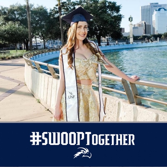 ♡ Meet your Posher, Emily ♡ - Picture 5 of 7